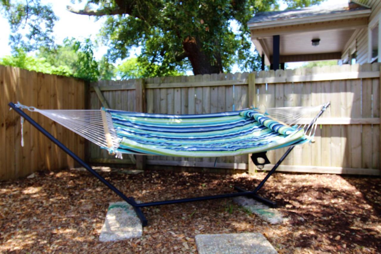 Beachy Bungalow For Family Fun! Walk To Beach! Pensacola Exterior photo